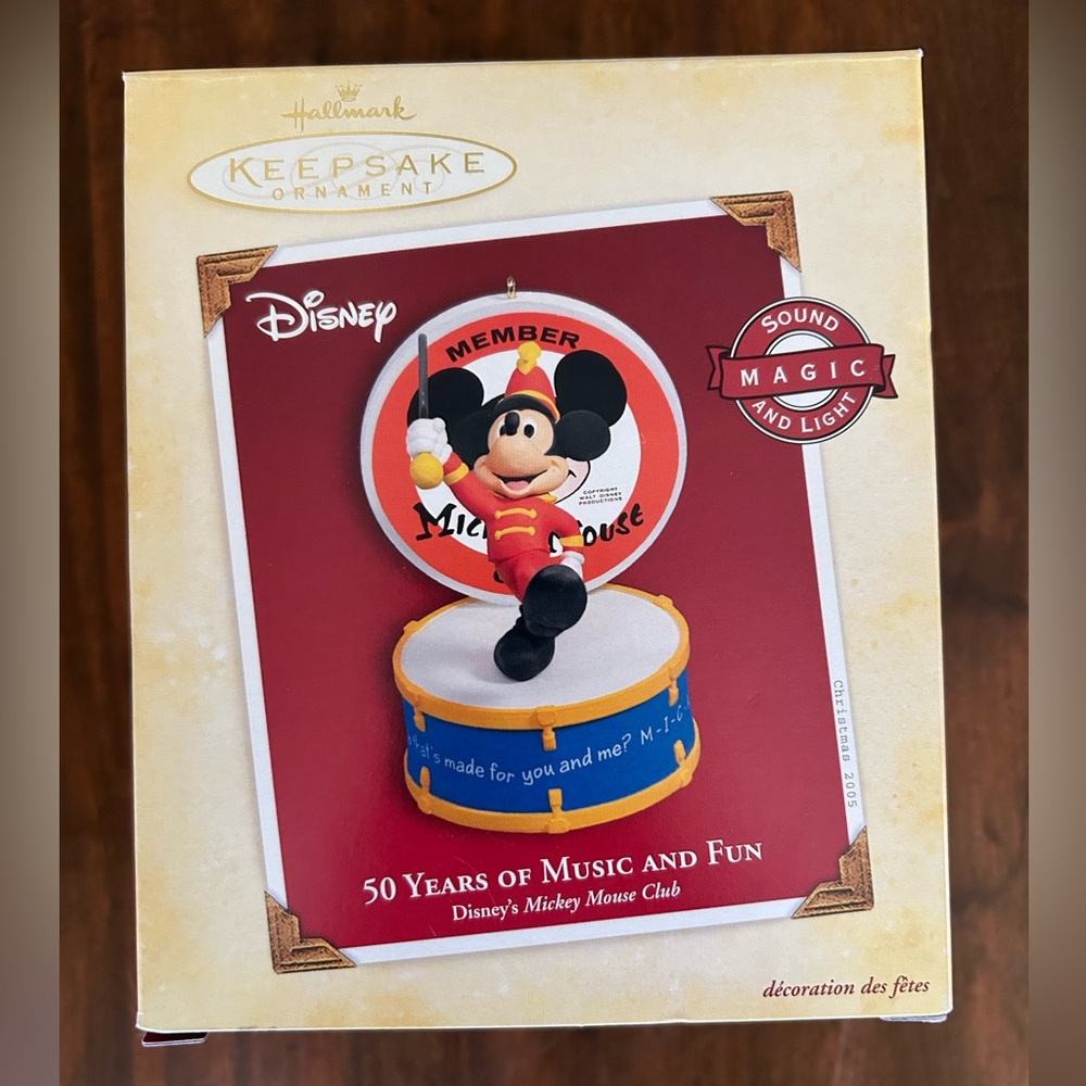 🌺Vintage 2005 Hallmark Mickey Mouse 50 Years of Music and Fun ornament🌺